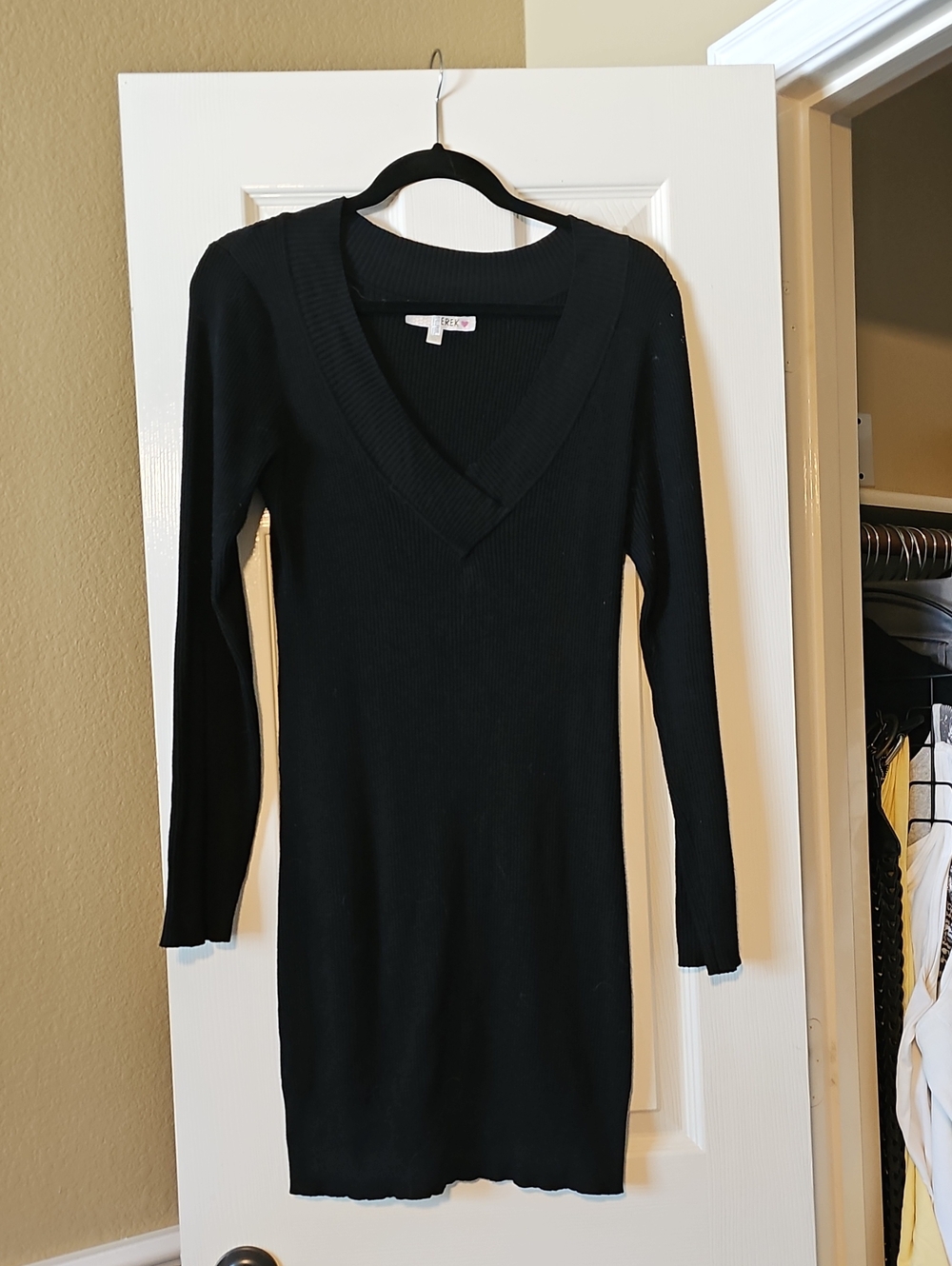 Black V-Neck Ribbed Long-Sleeve Stretchy Dress Large